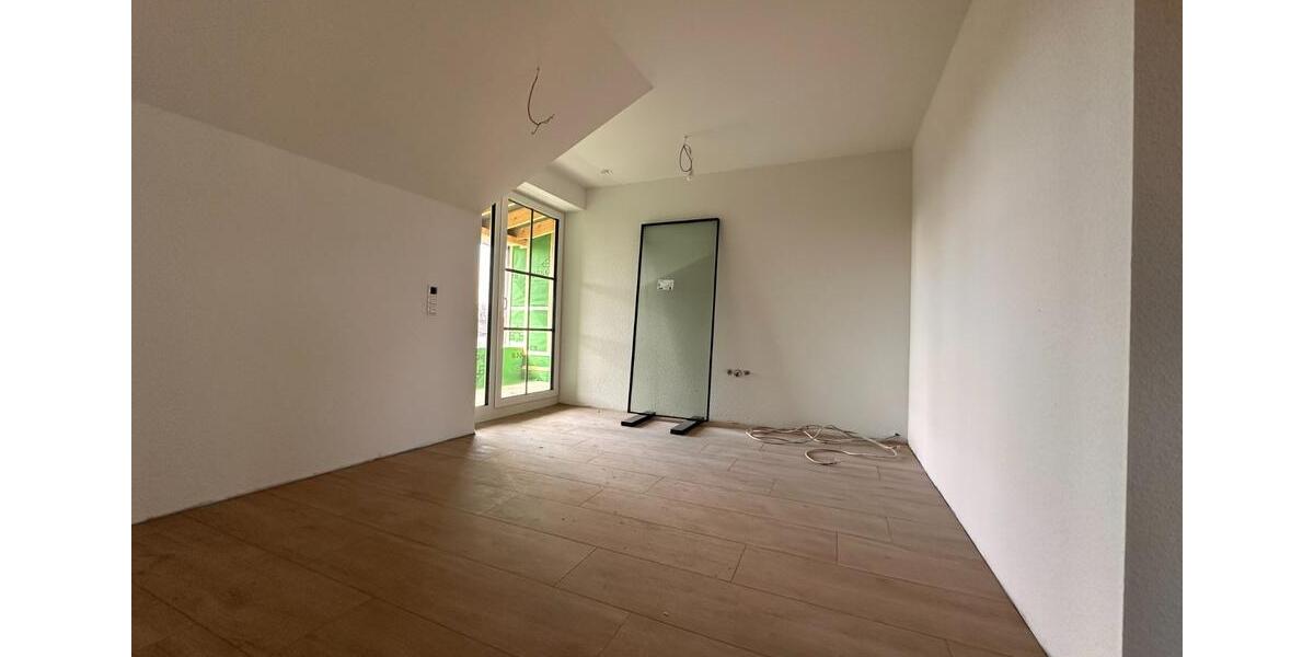 Dachgeschoßwohnung Cappeln (Oldenburg) - 2 Zimmer, 66 m&sup2;, 660&euro; | Angebot:25407777