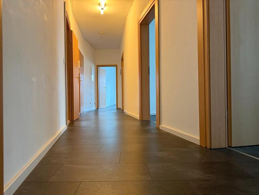 Großzügige 4-Zim-Wohnung in beste Lage. Best für WG oder Familien