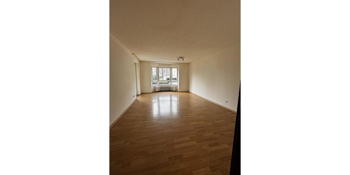 Erdgeschoßwohnung Stadtbergen - 3 Zimmer, 85 m&sup2;, 1.190&euro; | Angebot:24582496