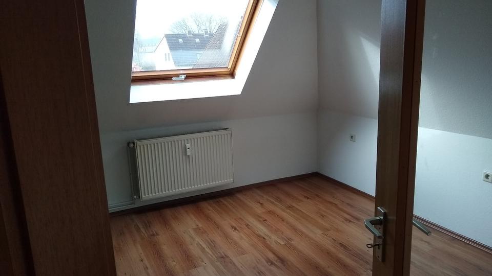 Dachgeschoßwohnung Höxter - 3 Zimmer, 52 m&sup2;, 250&euro; | Angebot:25103891