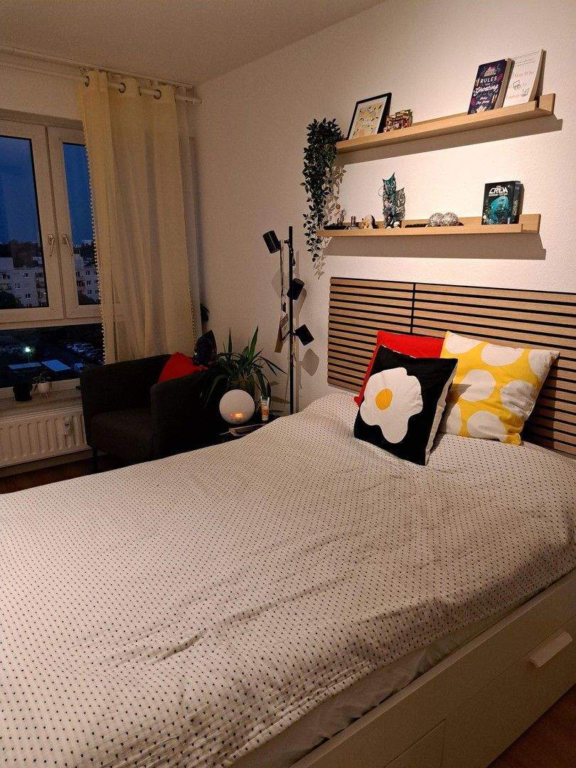 Möbelierte, renovierte 1-Zimmer-Wohnung mit Tiefgaragenstellplatz 1 zimmer