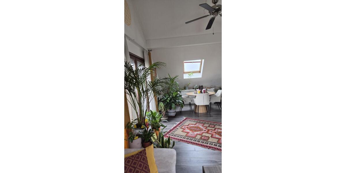 Dachgeschoßwohnung Hofheim am Taunus - 2 Zimmer, 73 m&sup2;, 1.050&euro; | Angebot:25512396