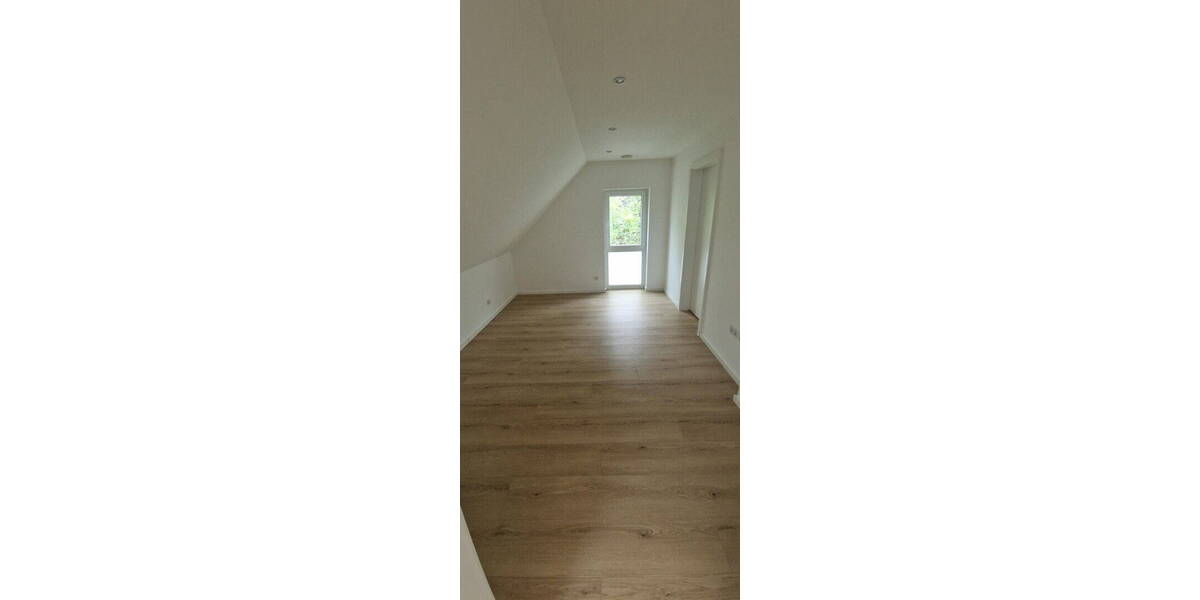Doppelhaushälfte Chemnitz Rabenstein - 6 Zimmer, 145 m&sup2;, 1.670&euro; | Angebot:25659085
