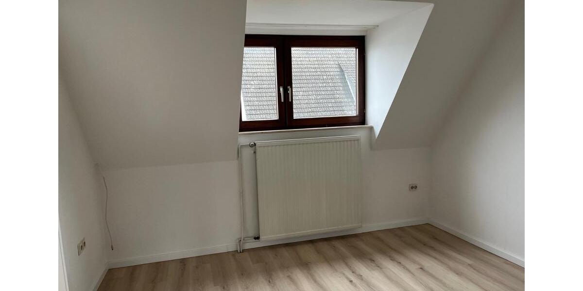 Dachgeschoßwohnung Blomberg - 3 Zimmer, 58 m&sup2;, 470&euro; | Angebot:24836691