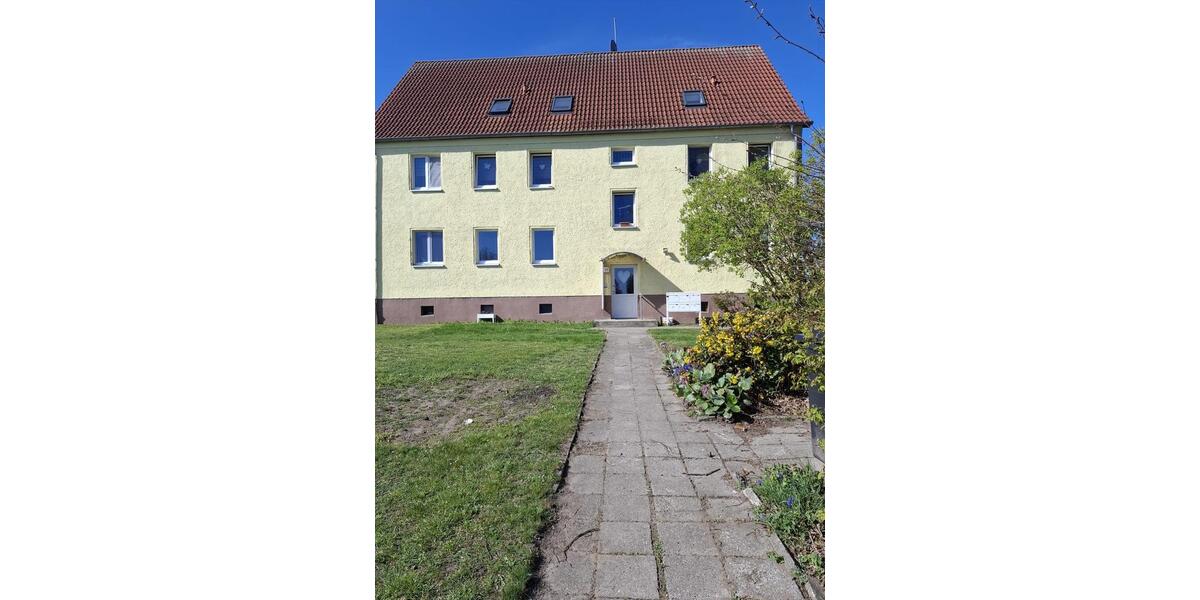 Erdgeschoßwohnung Borrentin - 6 Zimmer, 126 m&sup2;, 630&euro; | Angebot:26476021