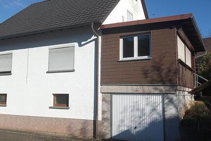 Haus Dellfeld - 6 Zimmer, 130 m&sup2;, 1.200&euro; | Angebot:26568338