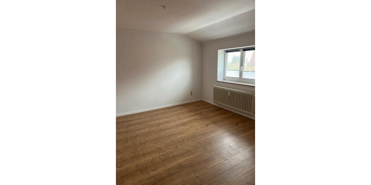 Etagenwohnung Erfde - 2 Zimmer, 90 m&sup2;, 750&euro; | Angebot:24852964