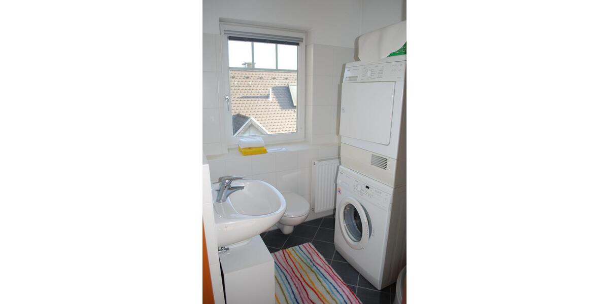 Dachgeschoßwohnung Gilching - 2 Zimmer, 43 m&sup2;, 1.050&euro; | Angebot:26042545