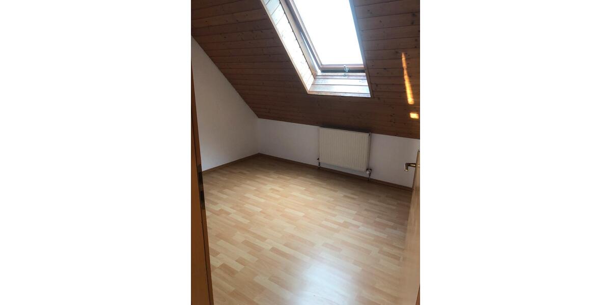 Dachgeschoßwohnung Bretzfeld - 4 Zimmer, 81 m&sup2;, 810&euro; | Angebot:24487544