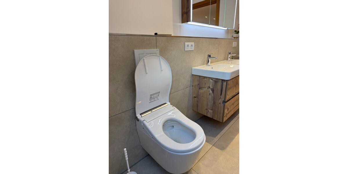 Dachgeschoßwohnung Straubing - 2 Zimmer, 92 m&sup2;, 1.100&euro; | Angebot:24748856