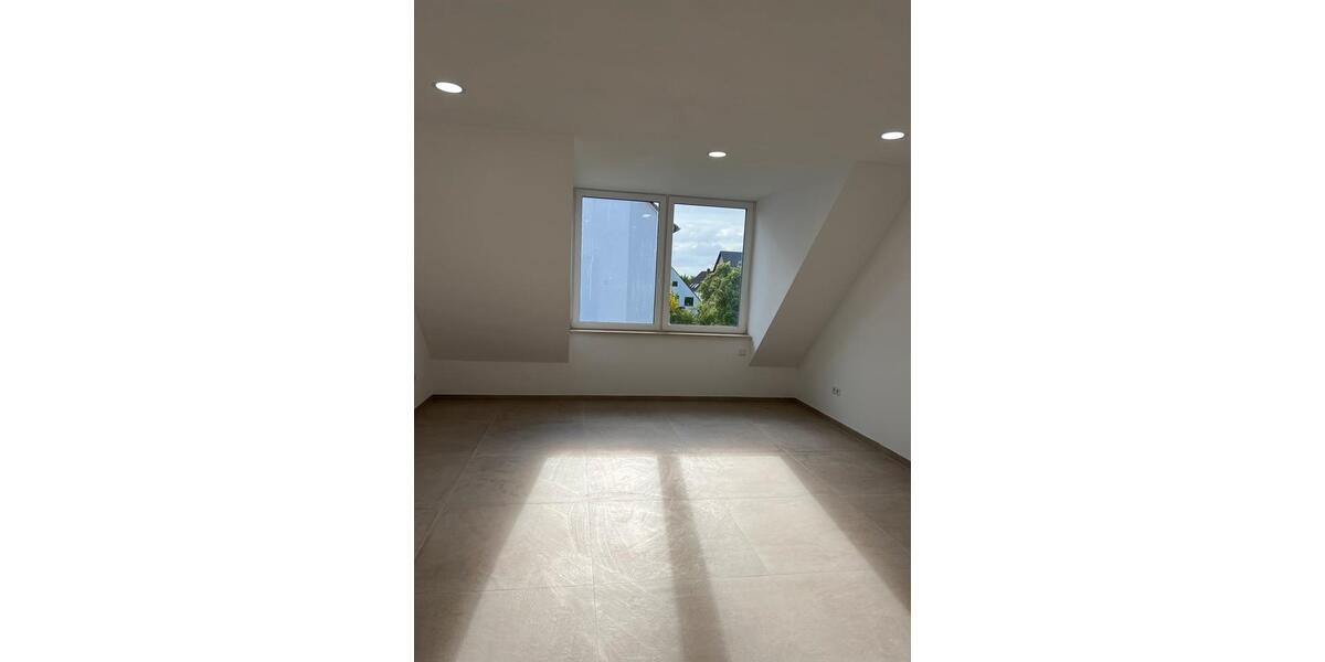 Dachgeschoßwohnung Gehrden - 4 Zimmer, 128 m&sup2;, 2.250&euro; | Angebot:26670630