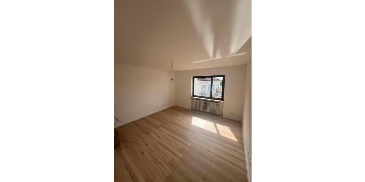 Etagenwohnung Dornburg - 3 Zimmer, 100 m&sup2;, 980&euro; | Angebot:24560246