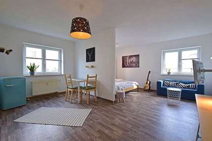 Wohnung zum Mieten in MoselZwickau 260 € 38 m²
