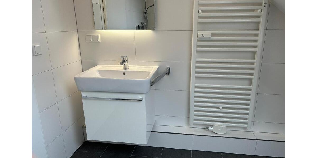 Dachgeschoßwohnung Wuppertal Gemarkung Vohwinkel - 2 Zimmer, 66 m&sup2;, 550&euro; | Angebot:25184455