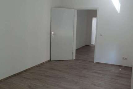 Wohnung Krefeld - 3 Zimmer, 65 m&sup2;, 585&euro; | Angebot:26926323