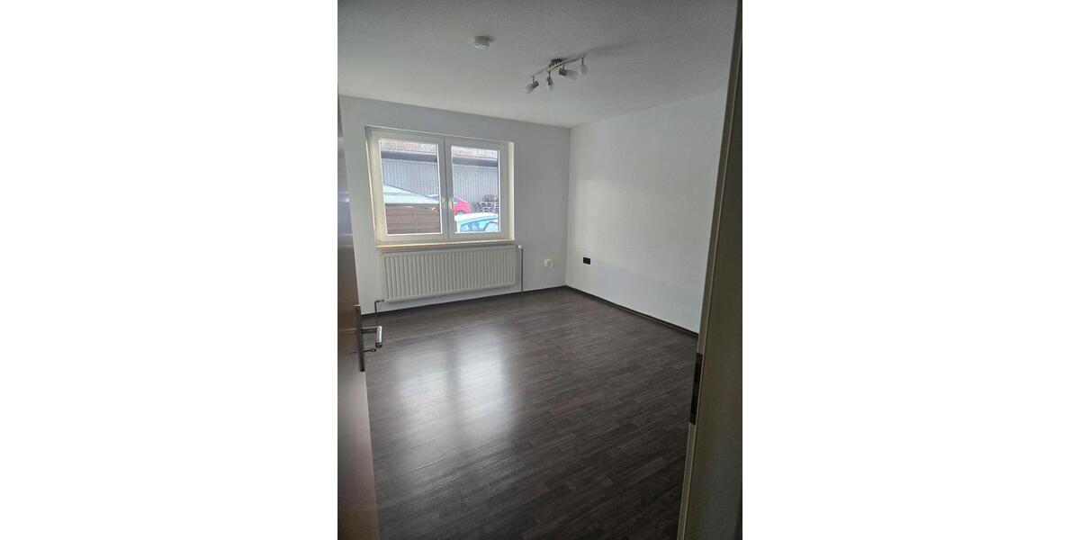 Etagenwohnung Würzburg Dürrbachau - 3 Zimmer, 80 m&sup2;, 1.000&euro; | Angebot:25046863