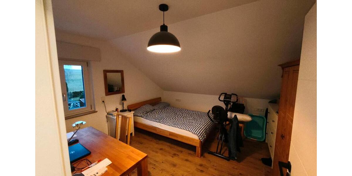 Dachgeschoßwohnung Kirchheim unter Teck - 2 Zimmer, 53 m&sup2;, 1.000&euro; | Angebot:25176306