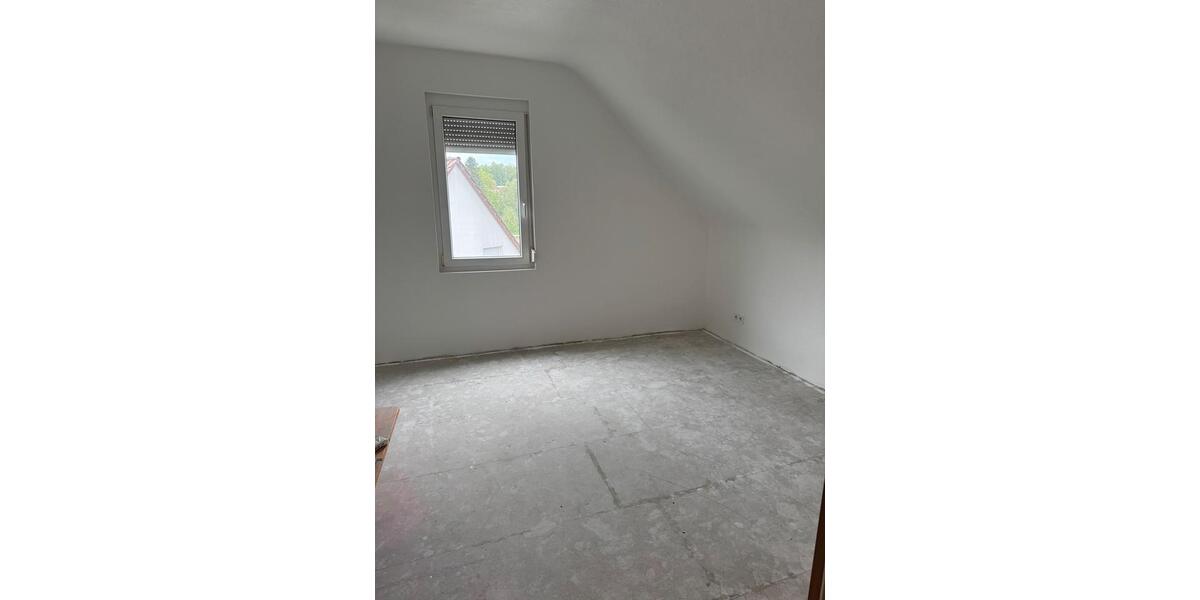 Dachgeschoßwohnung Backnang - 3 Zimmer, 73 m&sup2;, 1.050&euro; | Angebot:26519410