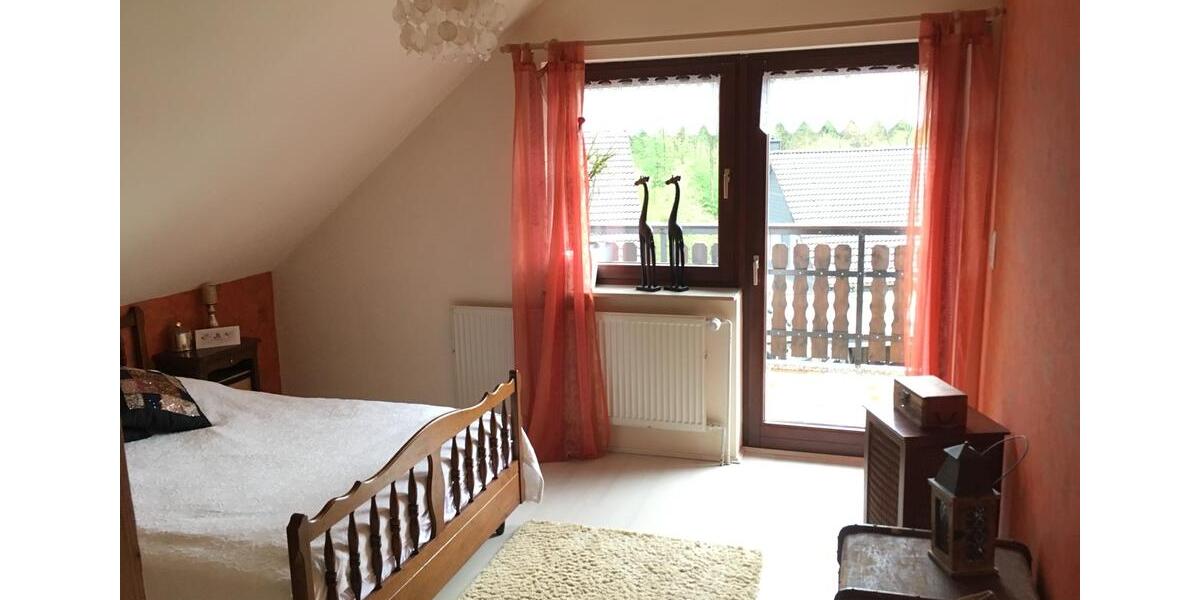 Dachgeschoßwohnung Wiehl - 3 Zimmer, 81 m&sup2;, 750&euro; | Angebot:25158354