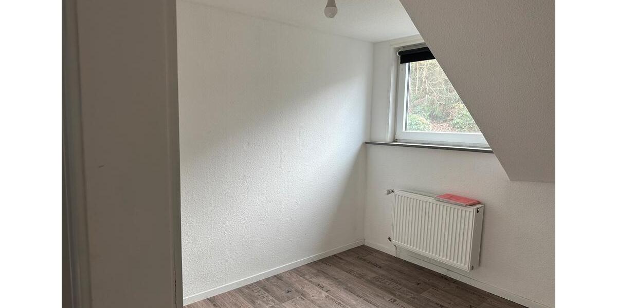 Dachgeschoßwohnung Ennepetal - 3 Zimmer, 75 m&sup2;, 800&euro; | Angebot:24791759