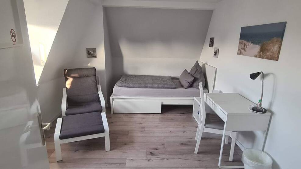 Ruhiges, helles möbliertes WG-Zimmer zimmer