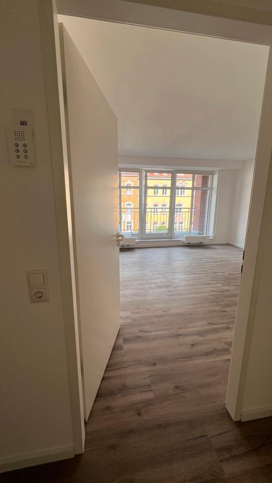 Helle sanierte 2 Raumwohung - ErstbezugBalkonGarage