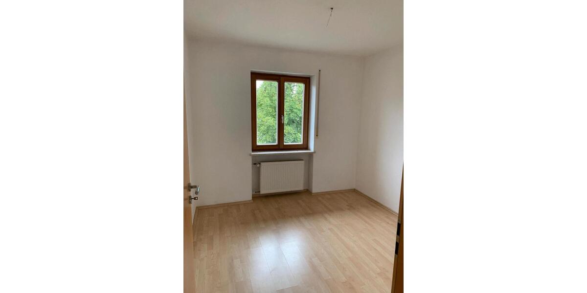Etagenwohnung Marklkofen - 3 Zimmer, 100 m&sup2;, 800&euro; | Angebot:24574230