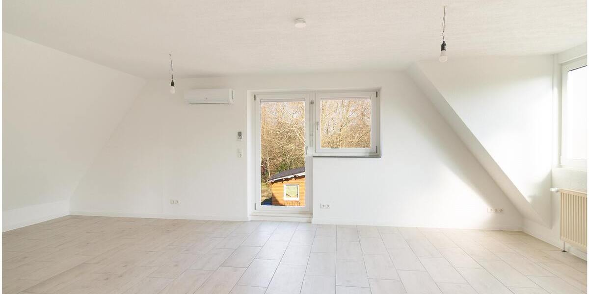 ***Moderne 97 m² Wohnung in Westoverledingen*** ***frisch renoviert*** - Dachgeschoßwohnung Westoverledingen Flachsmeer | Angebot:25407086
