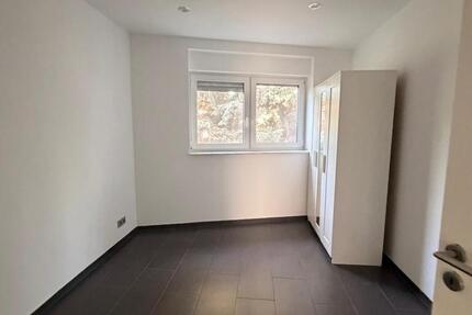 Wohnen auf Zeit Ludwigshafen am Rhein Ludwigshafen-Hemshof - 10 Zimmer, 300 m&sup2;, 650&euro; | Angebot:26636897