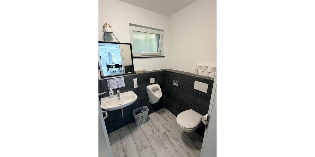 Helles Büro mit Terrasse in Estenfeld zimmer