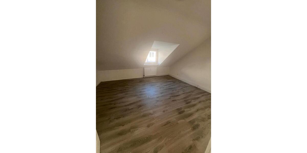 Dachgeschoßwohnung Duisburg Duisburg-Mitte - 2 Zimmer, 37 m&sup2;, 425&euro; | Angebot:26481166