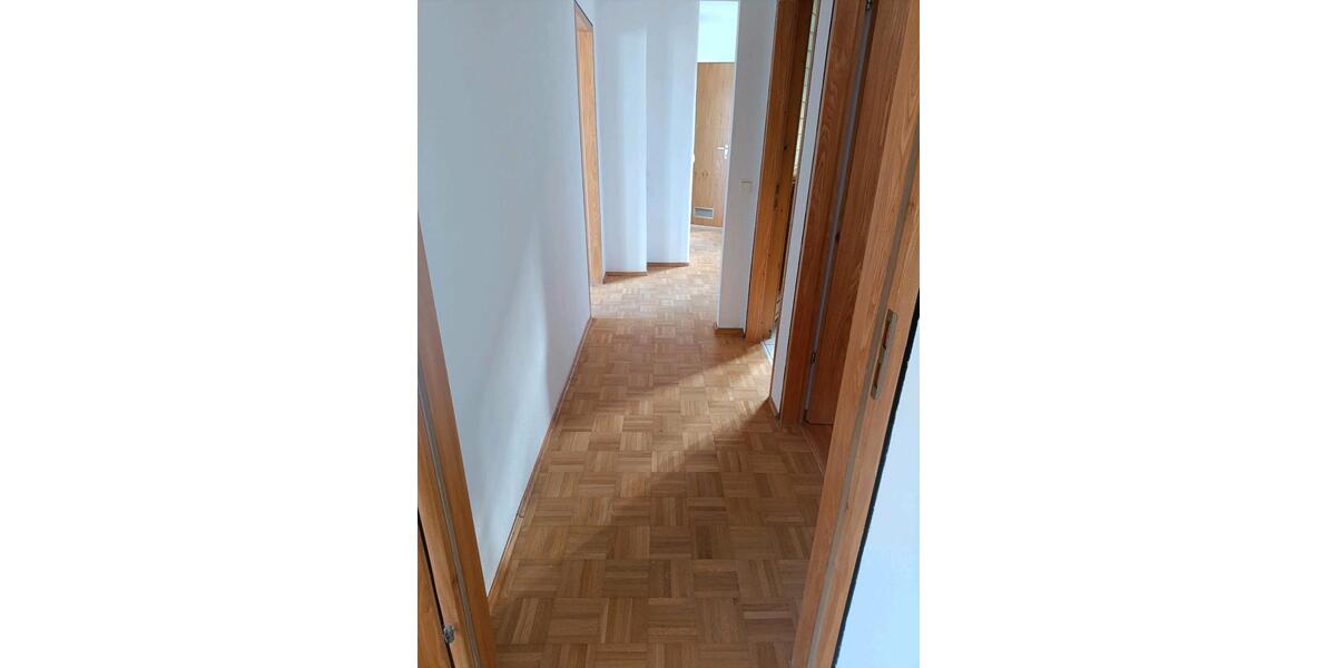 Etagenwohnung Wasserlosen - 3 Zimmer, 125 m&sup2;, 800&euro; | Angebot:26528760