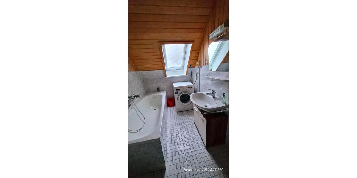 Dachgeschosswohnung zu Vermieten 4 zimmer