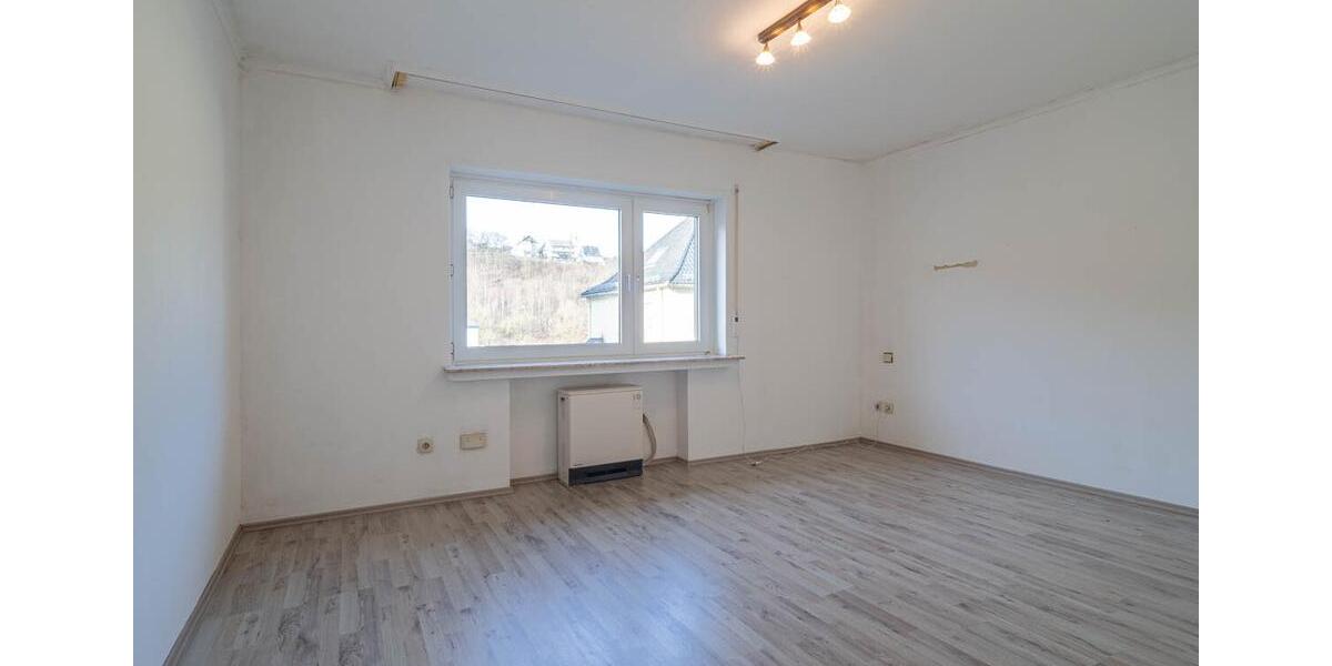 Etagenwohnung Meschede - 3 Zimmer, 82 m&sup2;, 450&euro; | Angebot:25781061