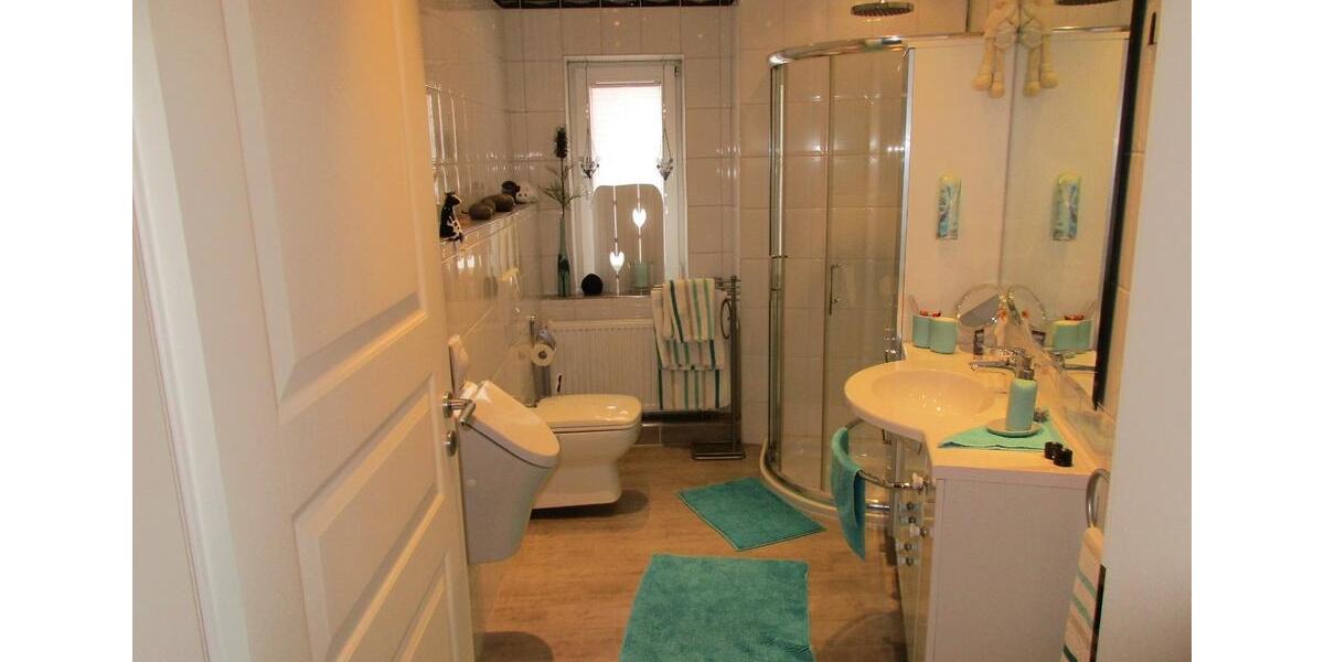 Etagenwohnung Emden Tholenswehr - 4 Zimmer, 150 m&sup2;, 950&euro; | Angebot:25444343