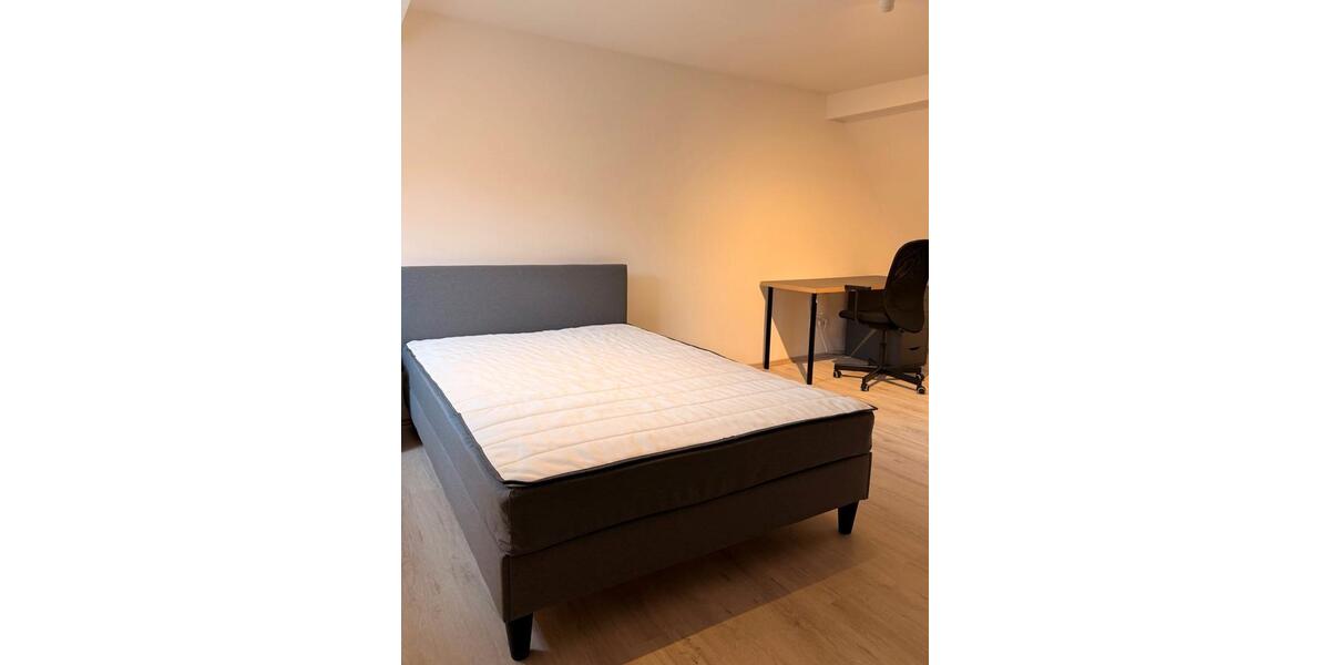 Wohnen auf Zeit Sennfeld - 4 Zimmer, 15 m&sup2;, 490&euro; | Angebot:25986159