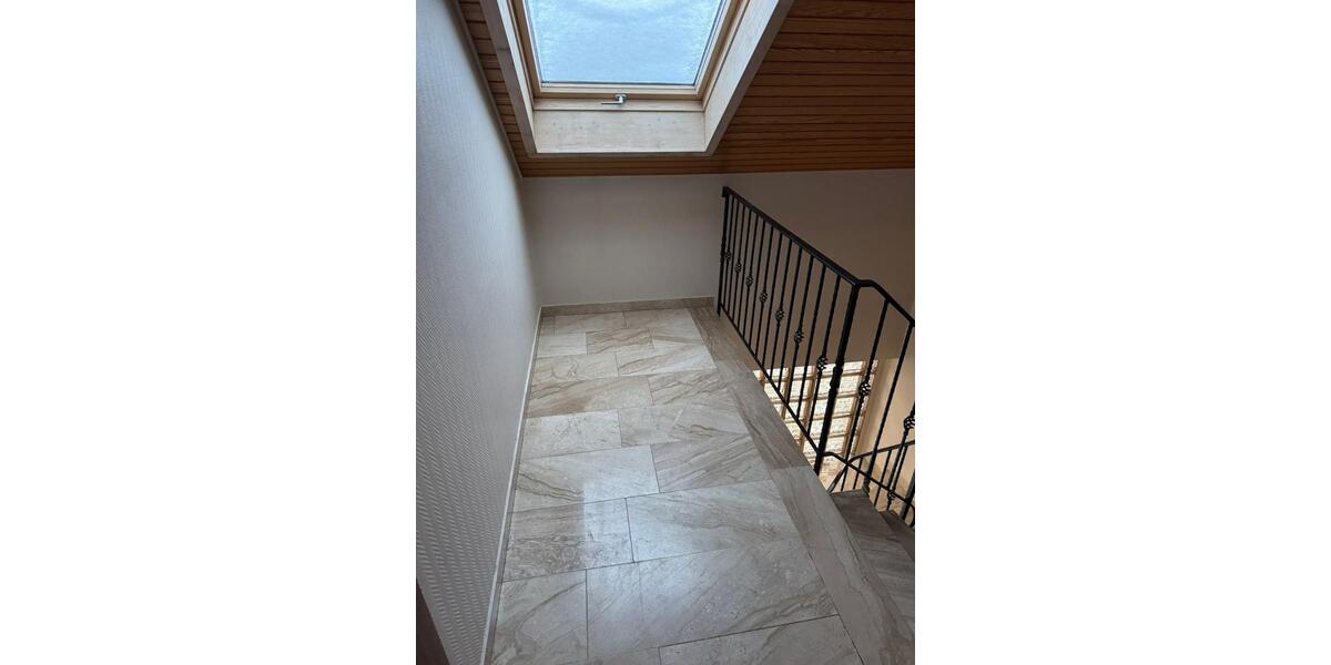 Dachgeschoßwohnung Filderstadt - 4 Zimmer, 82 m&sup2;, 1.100&euro; | Angebot:24865420