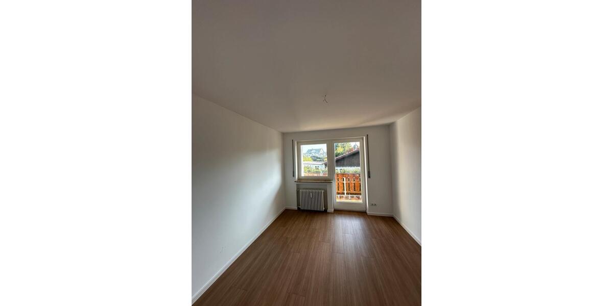 Etagenwohnung Pürgen - 4 Zimmer, 102 m&sup2;, 1.700&euro; | Angebot:25780535