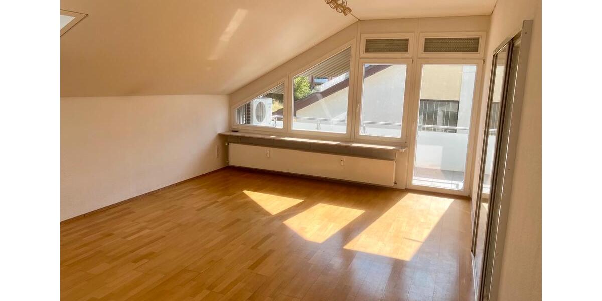 Dachgeschoßwohnung Niefern-Öschelbronn Öschelbronn - 3 Zimmer, 82 m&sup2;, 1.150&euro; | Angebot:26585722