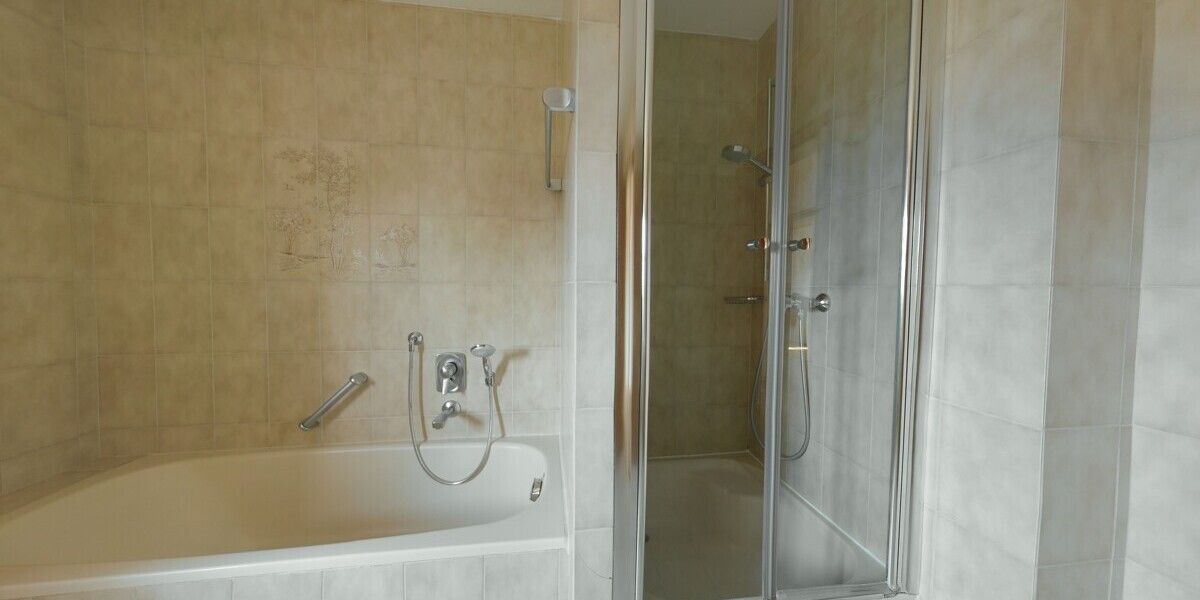 Attraktive, großzügige 3-Zimmer-Mietwohnung mit Galerie und Balkon in Ainring - sofort verfügbar! - Etagenwohnung Ainring Ainring | Angebot:26129110