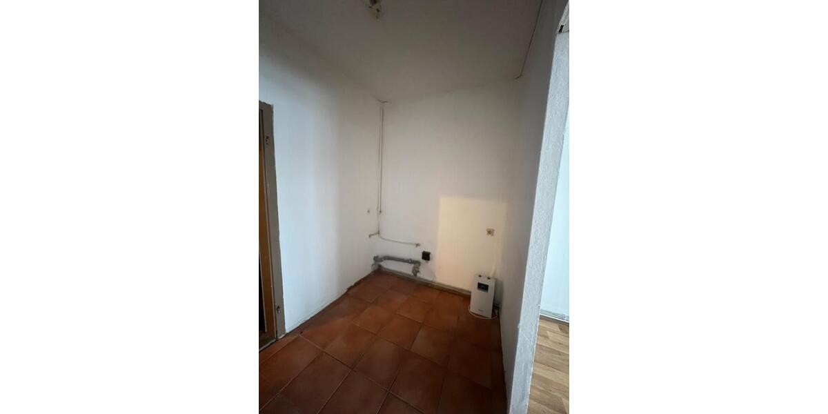 Etagenwohnung Südliches Anhalt - 1 Zimmer, 30 m&sup2;, 250&euro; | Angebot:25043845
