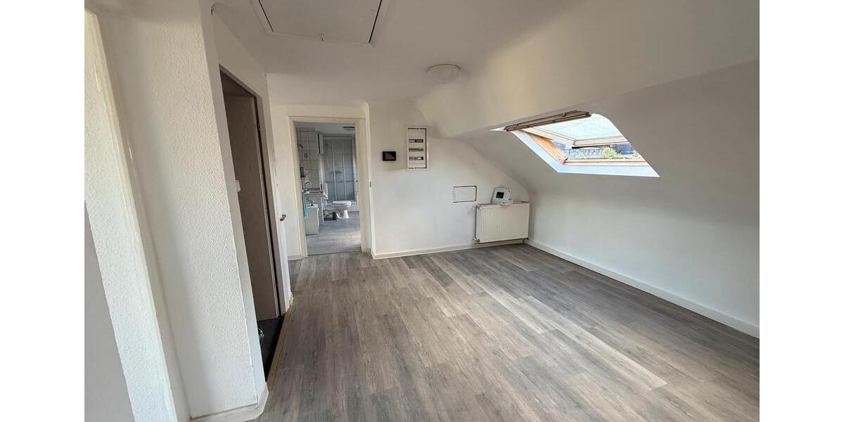 Dachgeschoßwohnung Saarlouis - 2 Zimmer, 100 m&sup2;, 780&euro; | Angebot:26517523