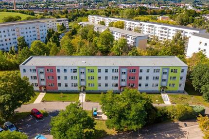 Teilmöblierte 3-Raum-Wohnung mit Balkon in grüner Lage