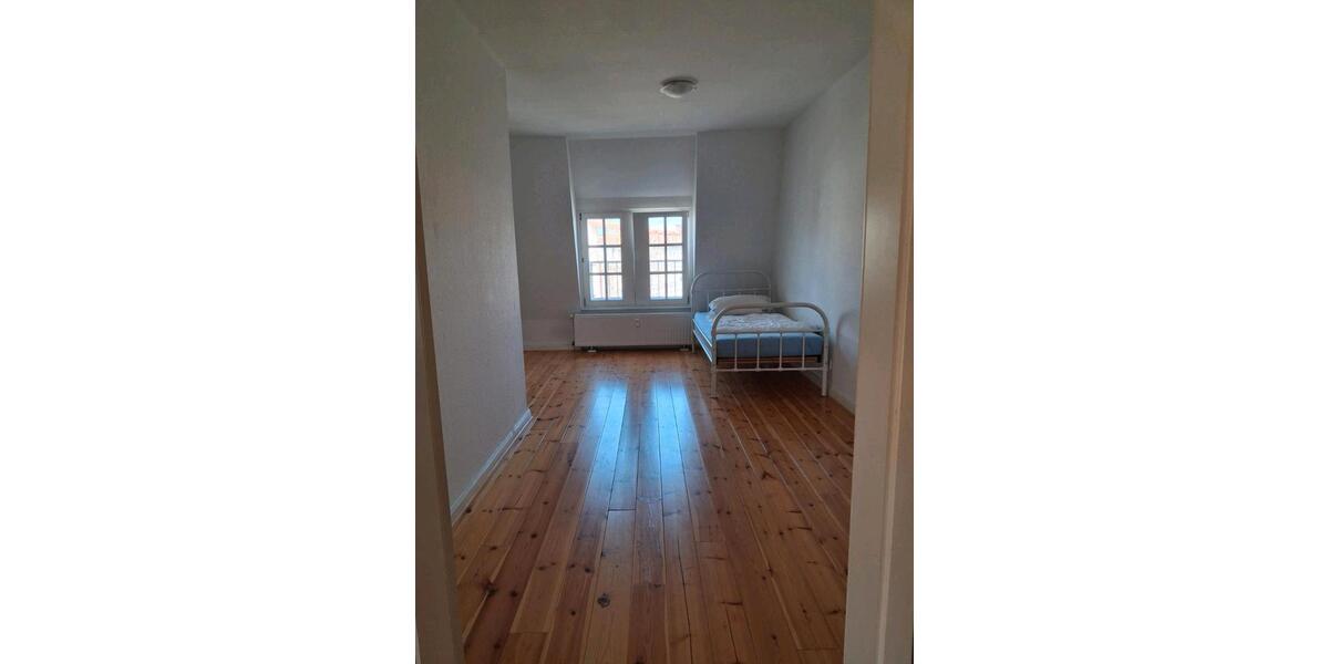 Wohnen auf Zeit Magdeburg - 6 Zimmer, 200 m&sup2;, 210&euro; | Angebot:26312436