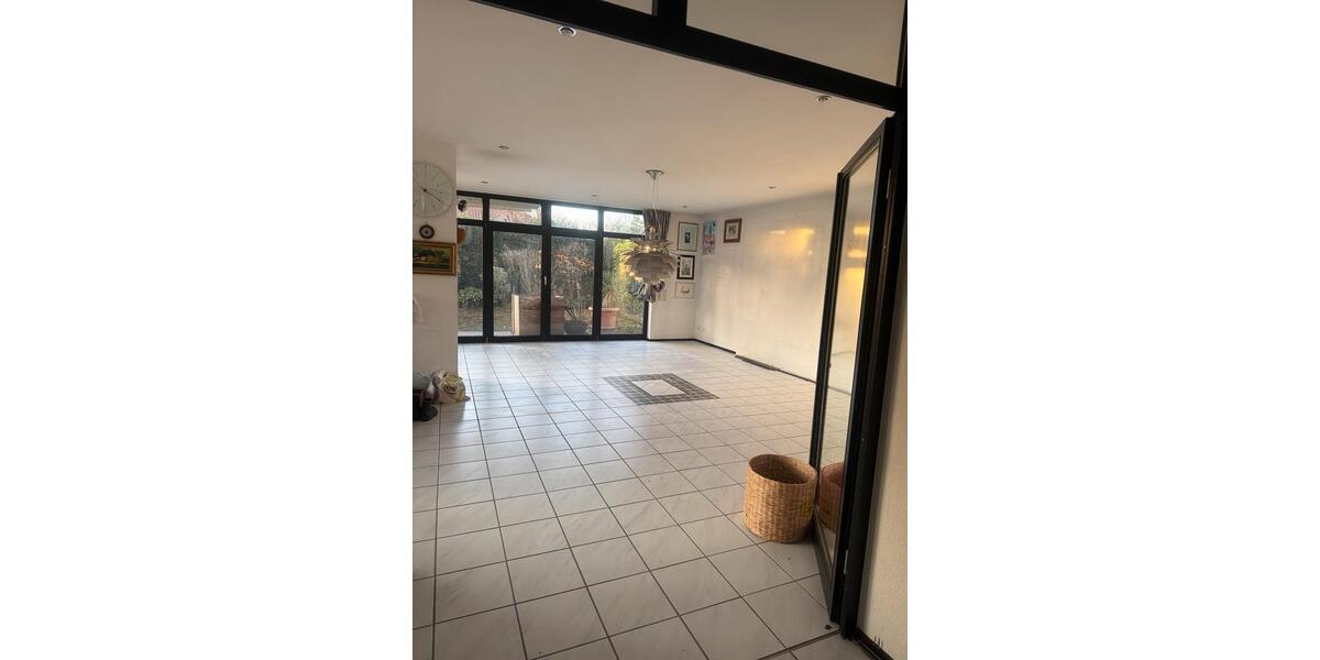 Einfamilienhaus Wallertheim - 7 Zimmer, 200 m&sup2;, 2.000&euro; | Angebot:23841055