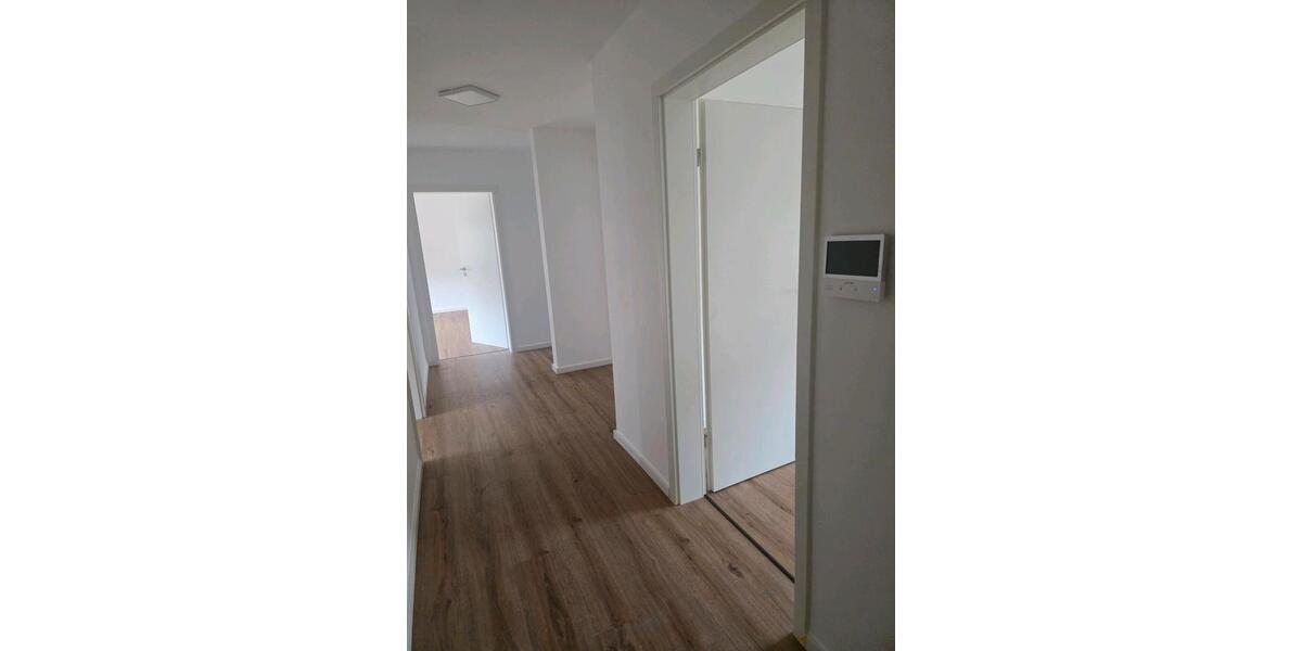 Erdgeschoßwohnung Üchtelhausen - 4 Zimmer, 90 m&sup2;, 1.400&euro; | Angebot:24848451