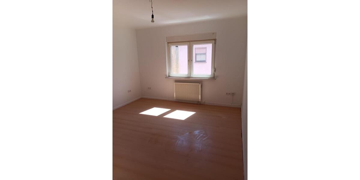 Etagenwohnung Neunkirchen - 1 Zimmer, 39 m&sup2;, 370&euro; | Angebot:26632139