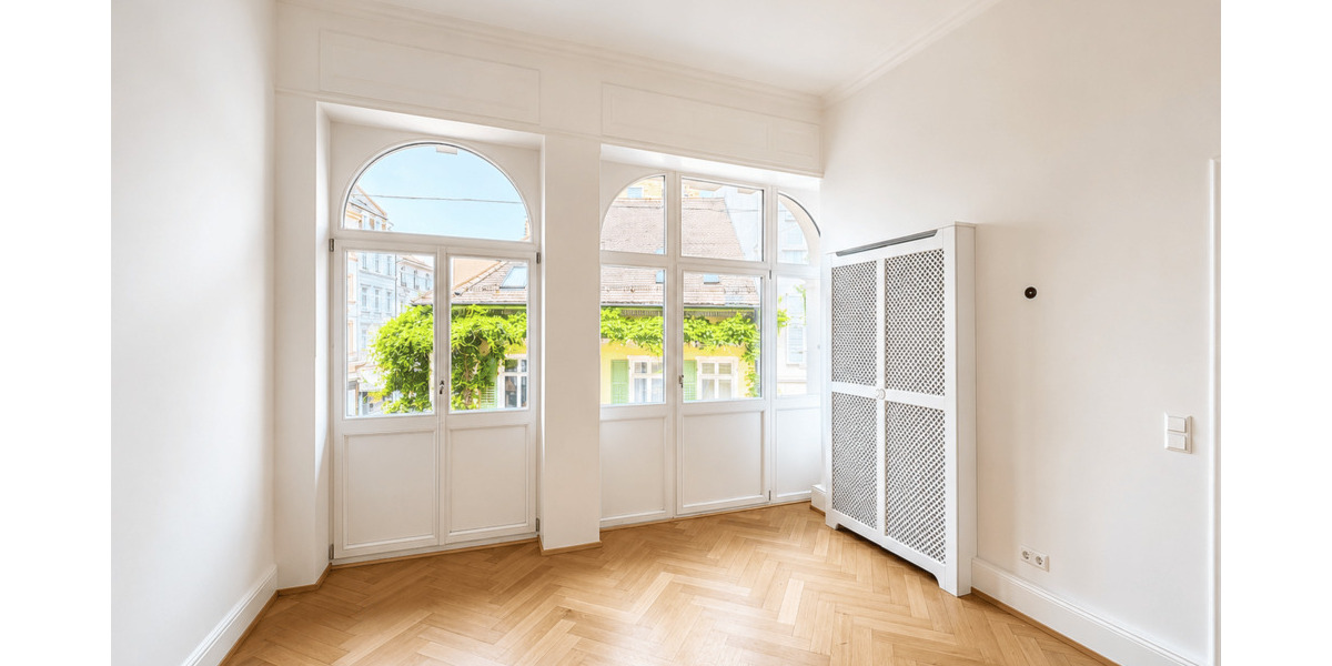Etagenwohnung Baden-Baden Innenstadt - 4 Zimmer, 134 m&sup2;, 2.230&euro; | Angebot:26751322