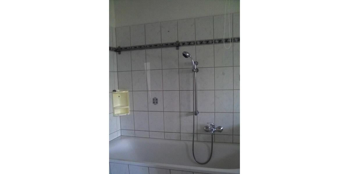 Dachgeschoßwohnung Ellefeld - 3 Zimmer, 72 m&sup2;, 324&euro; | Angebot:26236761