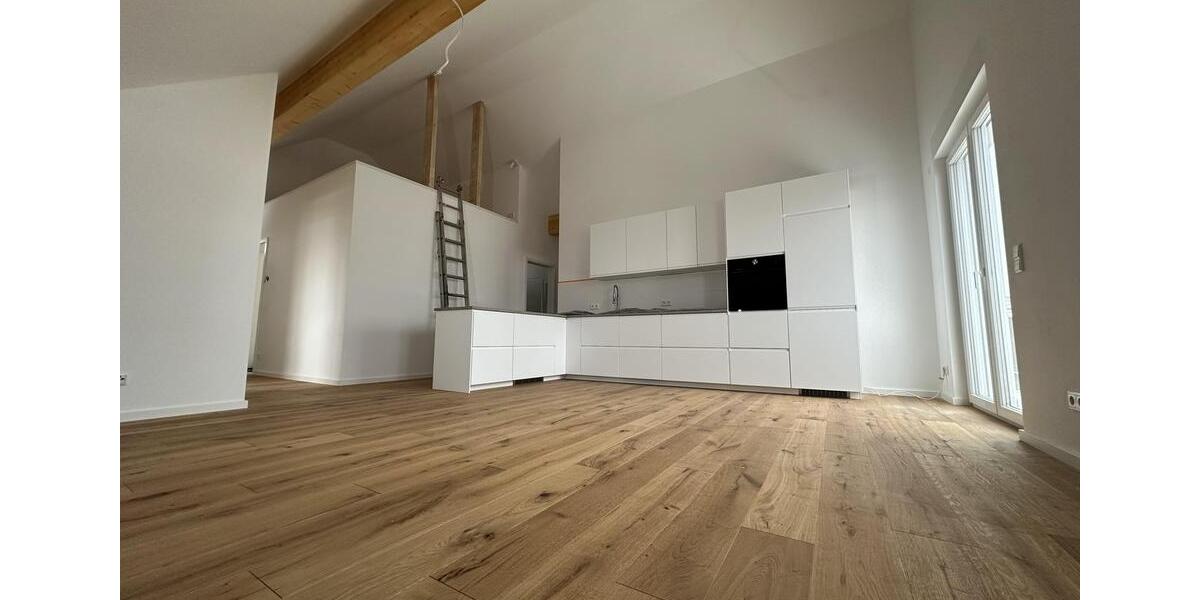 Erstbezug! Exklusives Wohnen im DG: 3-Zimmer, 5m Deckenhöhe, KfW 40, Klimaanlage, EBK & Südbalkon 3 zimmer